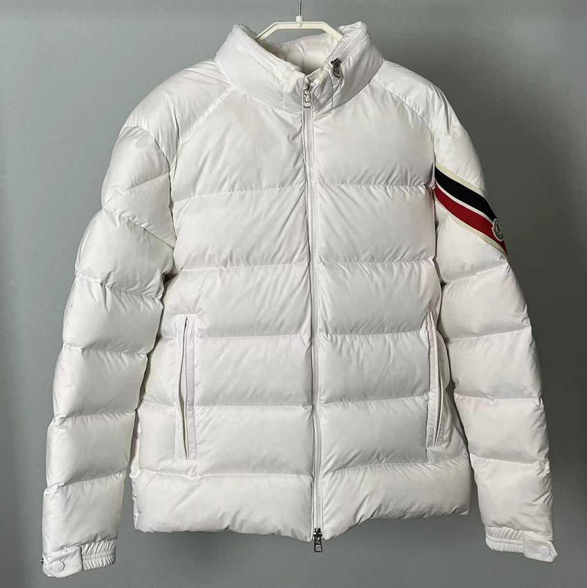 Moncler SOLAYAN SHORT DOWN JACKET