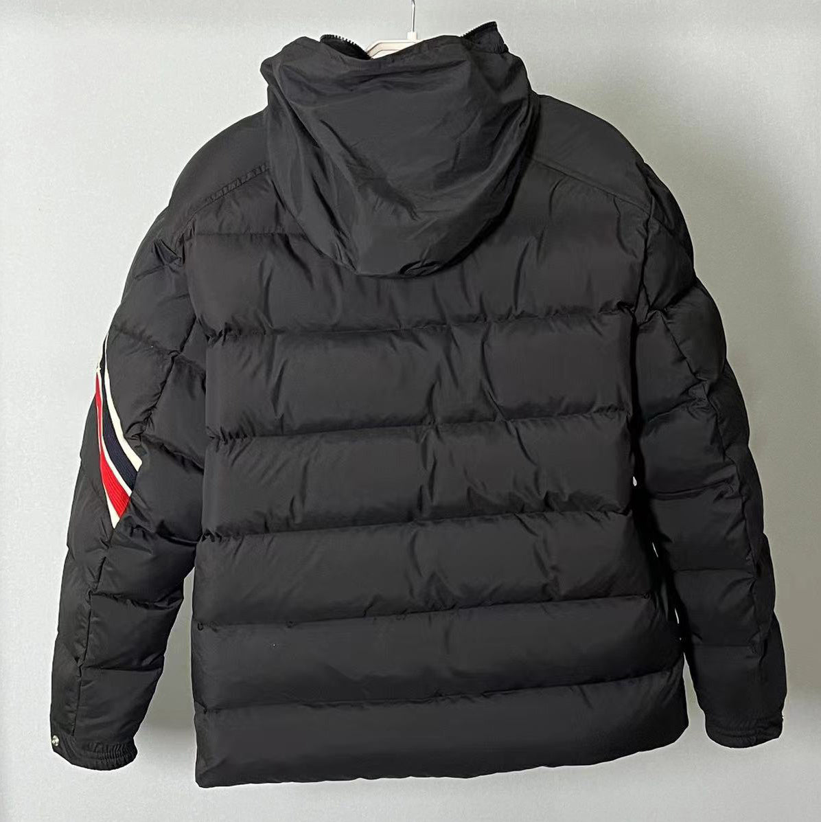 Moncler SOLAYAN SHORT DOWN JACKET