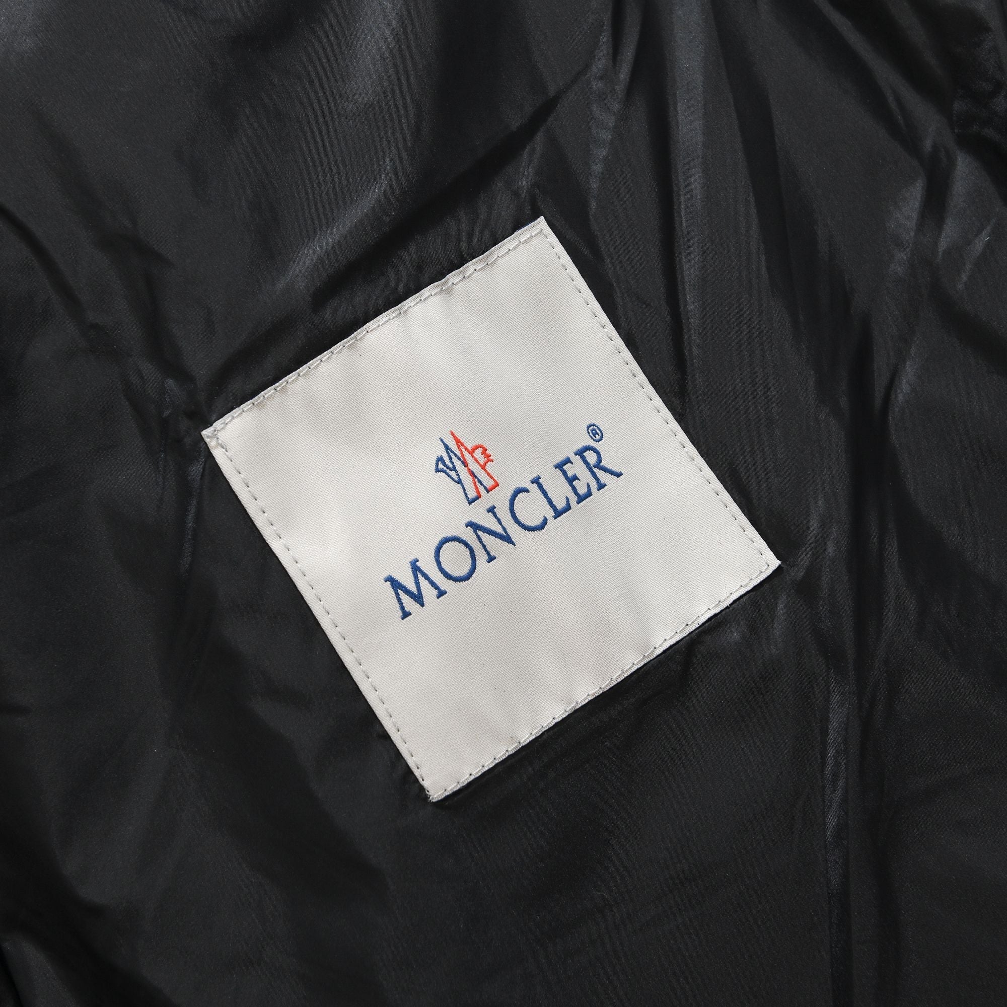 Moncler SHORT DOWN JACKET